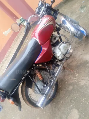 Bajaj Boxer 100 2024 Red