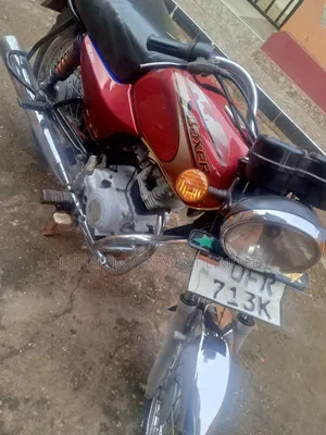 Bajaj Boxer 100 2024 Red