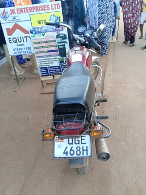 Bajaj Boxer 100 2025 Red