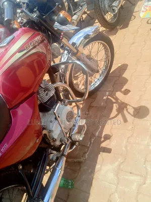 Bajaj Boxer 100 2024 Red