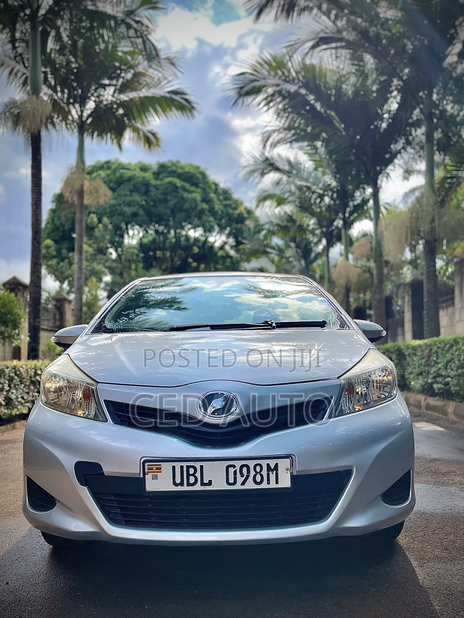 Toyota Vitz 1.3 FWD 5dr 2014 Silver