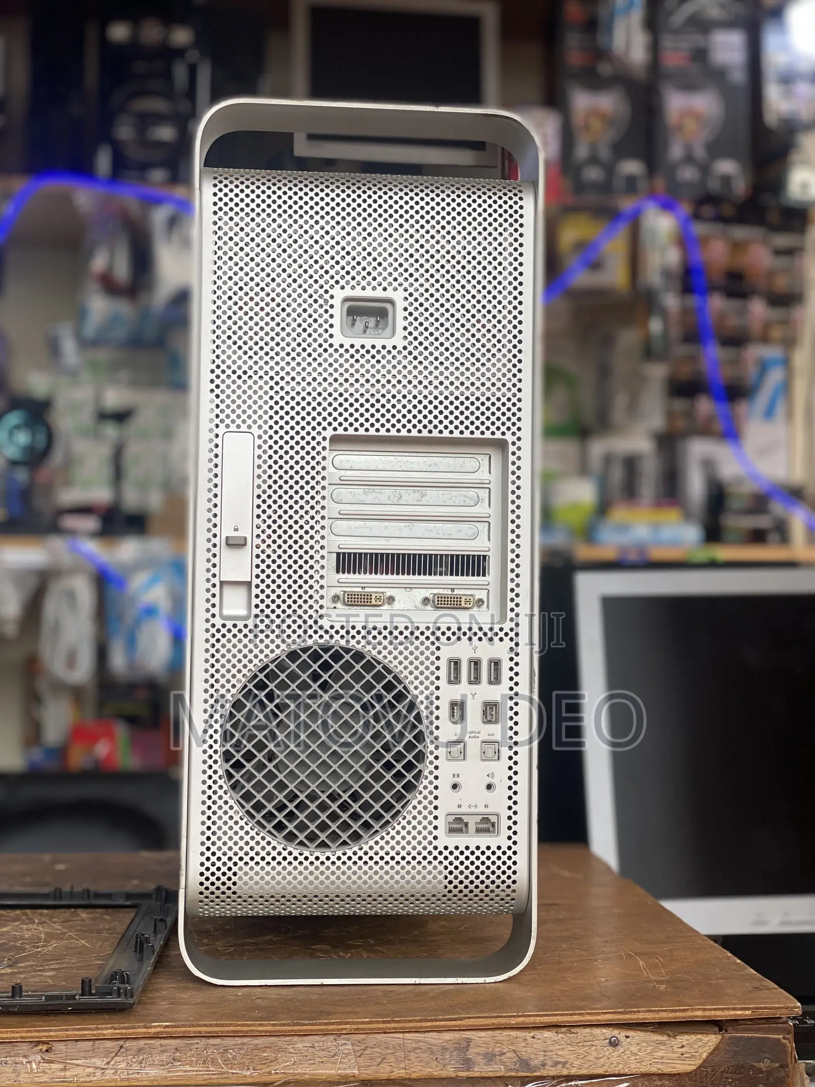 Desktop Computer Apple Mac Pro 8GB Intel Xeon HDD 1T