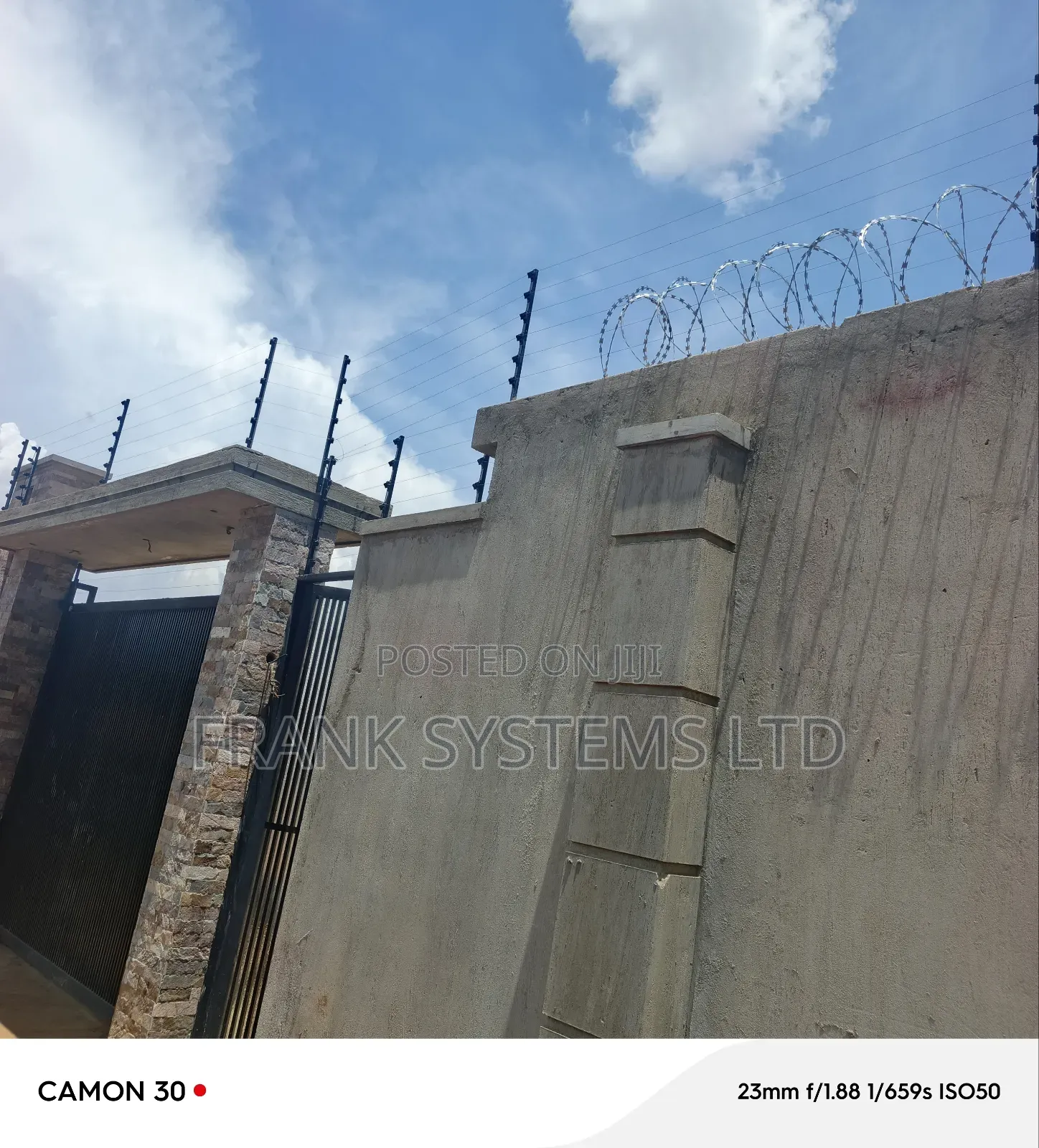 Electric Fence With Energizer
