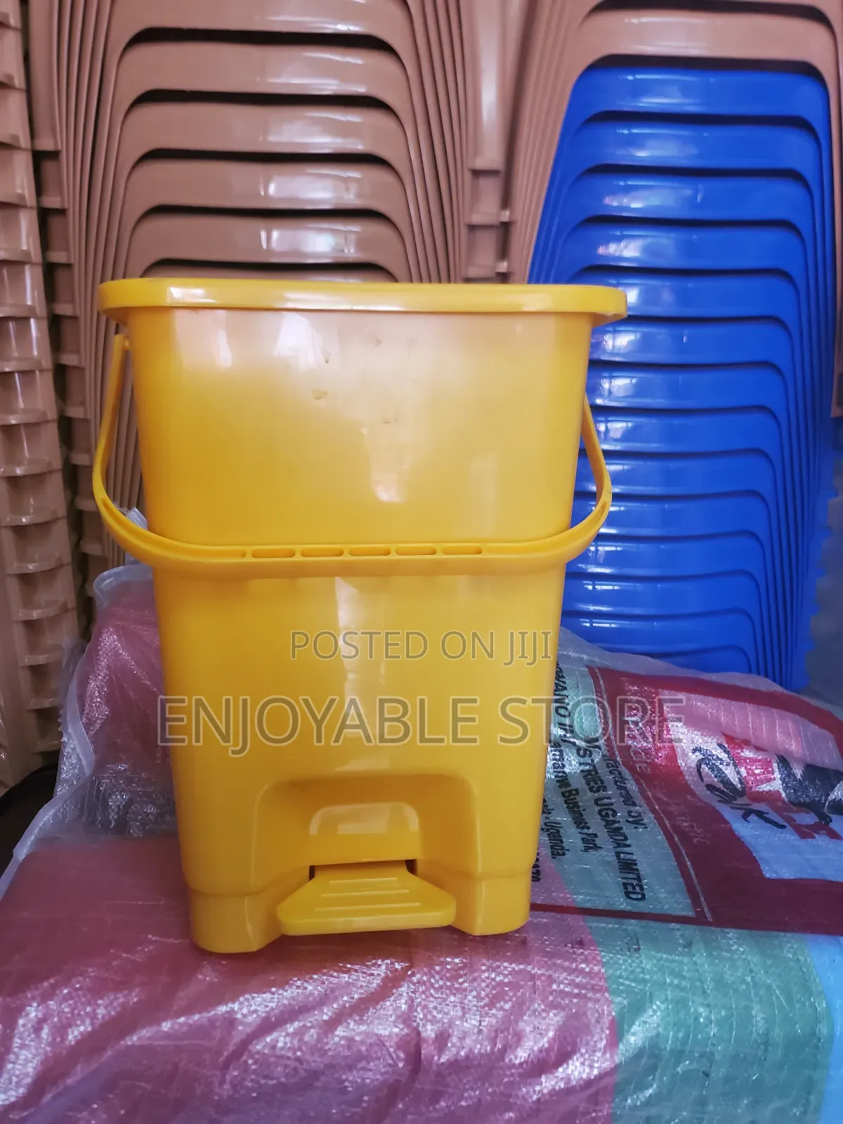 Dust Bins Plastic Step on 20ltrs Yellow