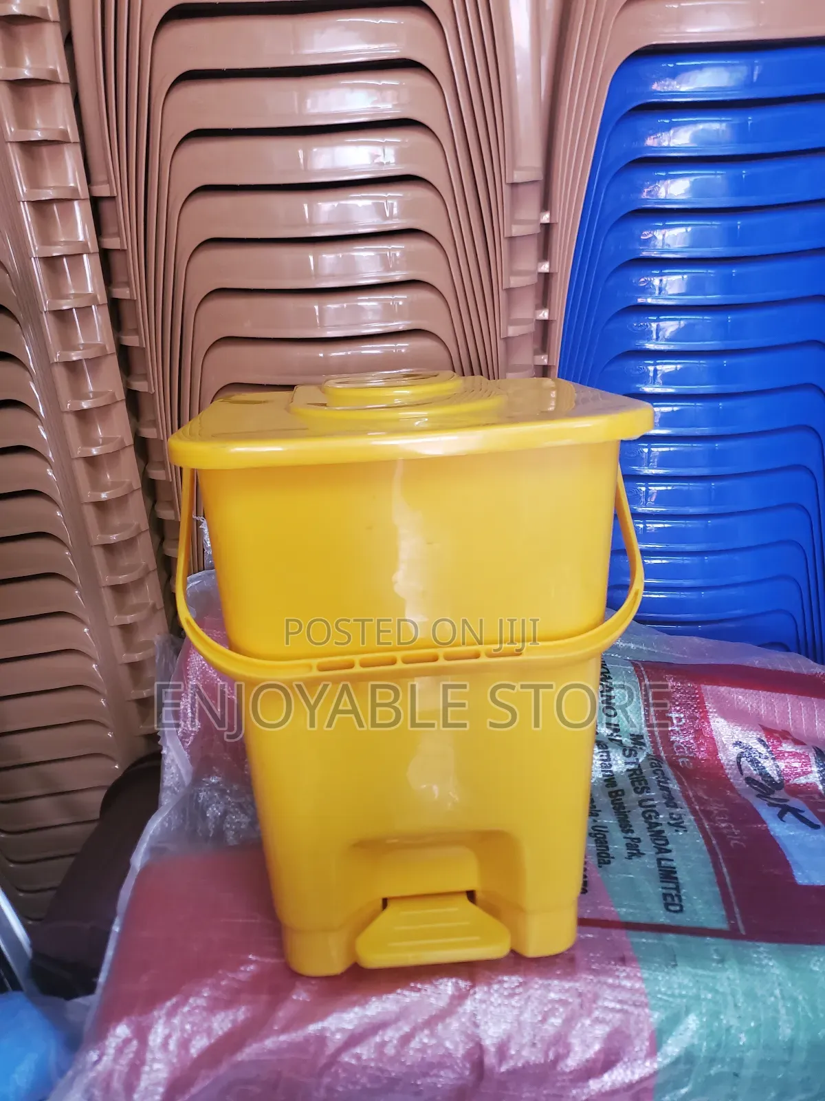 Dust Bins Plastic Step on 20ltrs Yellow