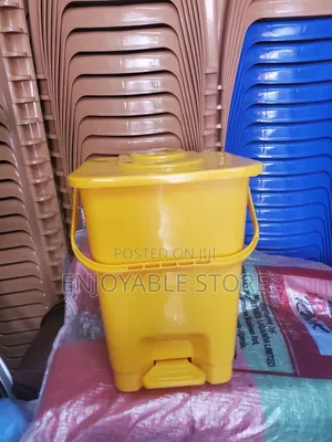 Dust Bins Plastic Step on 20ltrs Yellow