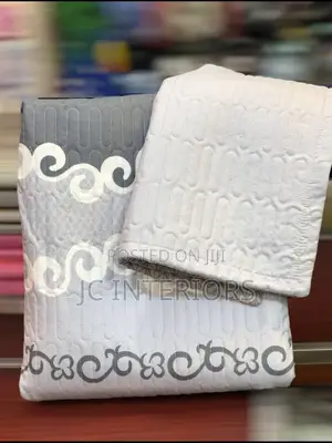 Moderm Stype Beddings : 4 Pieces Bed Spread