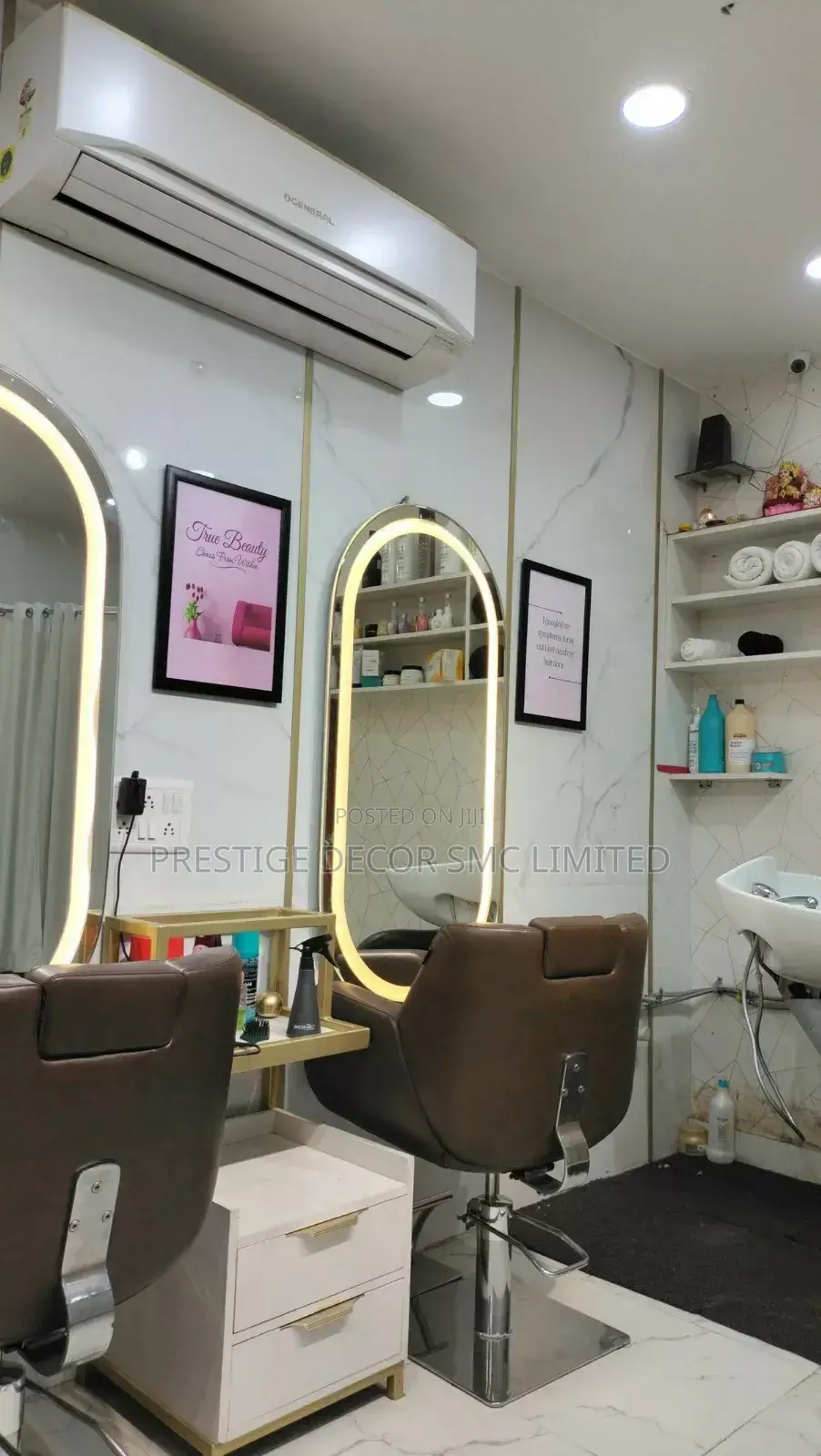 Beautiful Saloon Decoration .