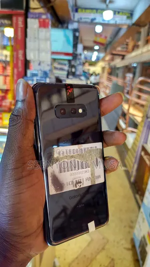 Samsung Galaxy S10e 128 GB Black
