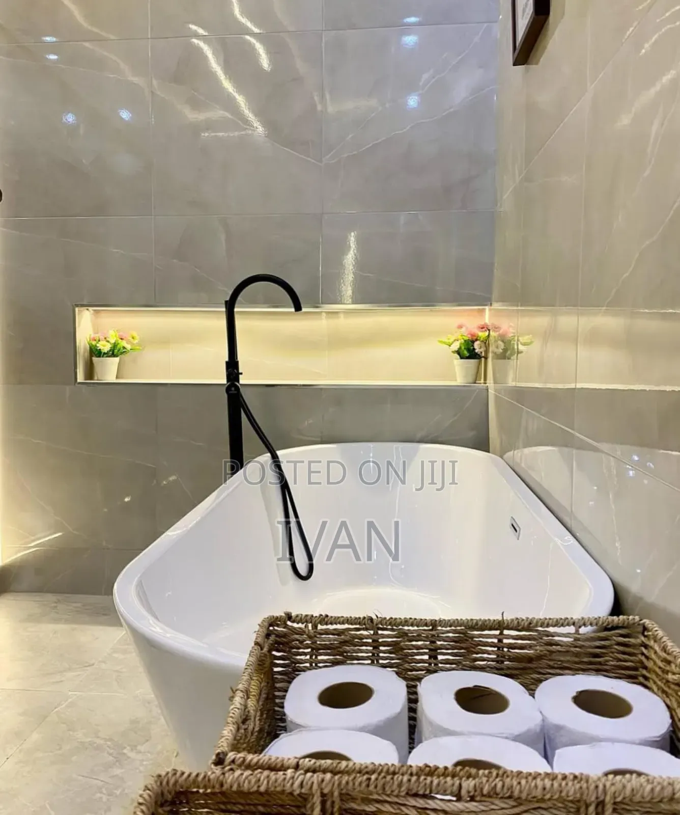 Stand Alone Bathtub 1