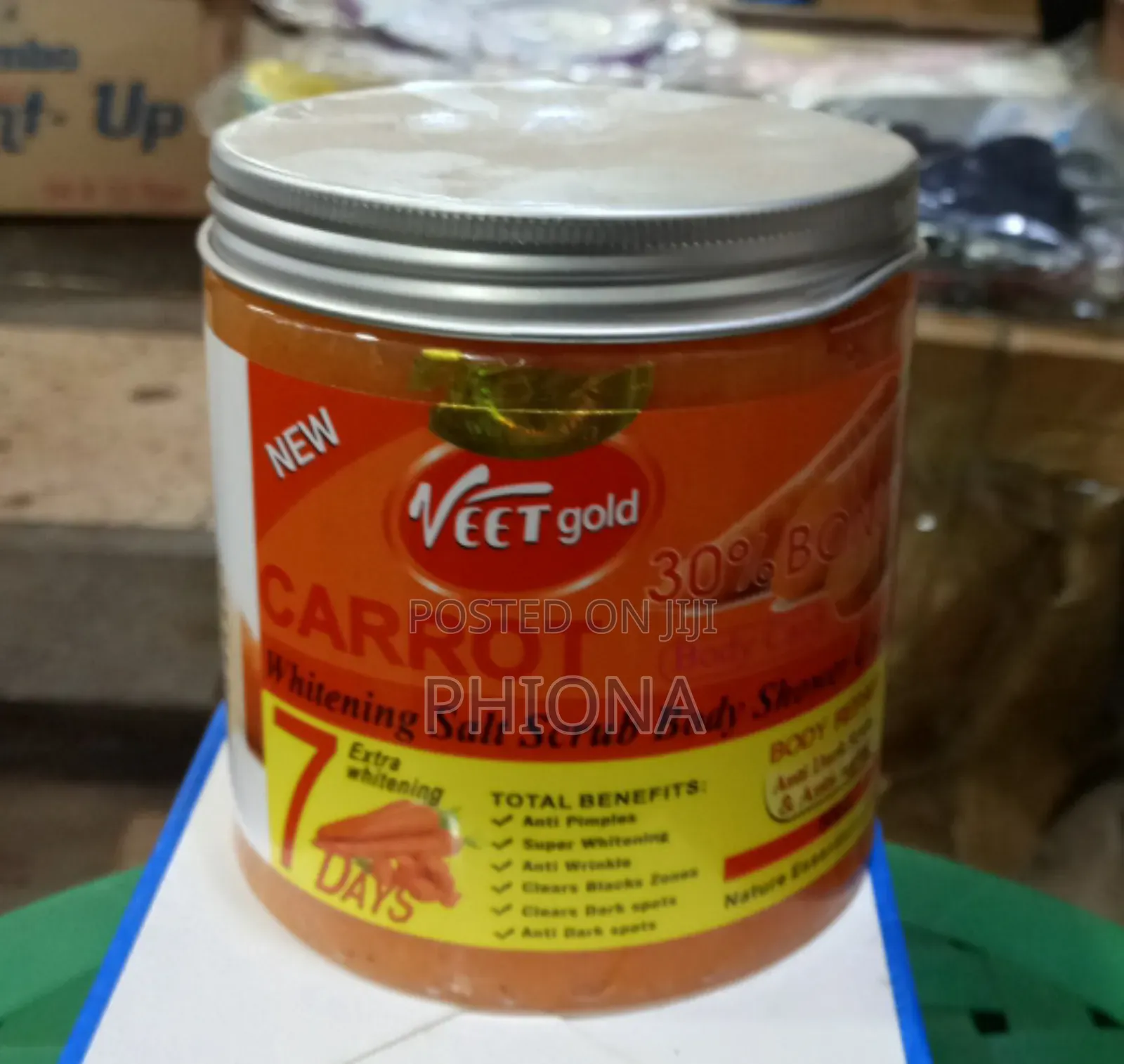 Veet Gold Carrot Salt Scrub