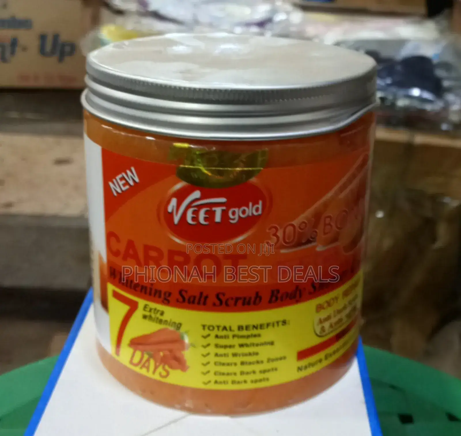 Veet Gold Carrot Salt Scrub