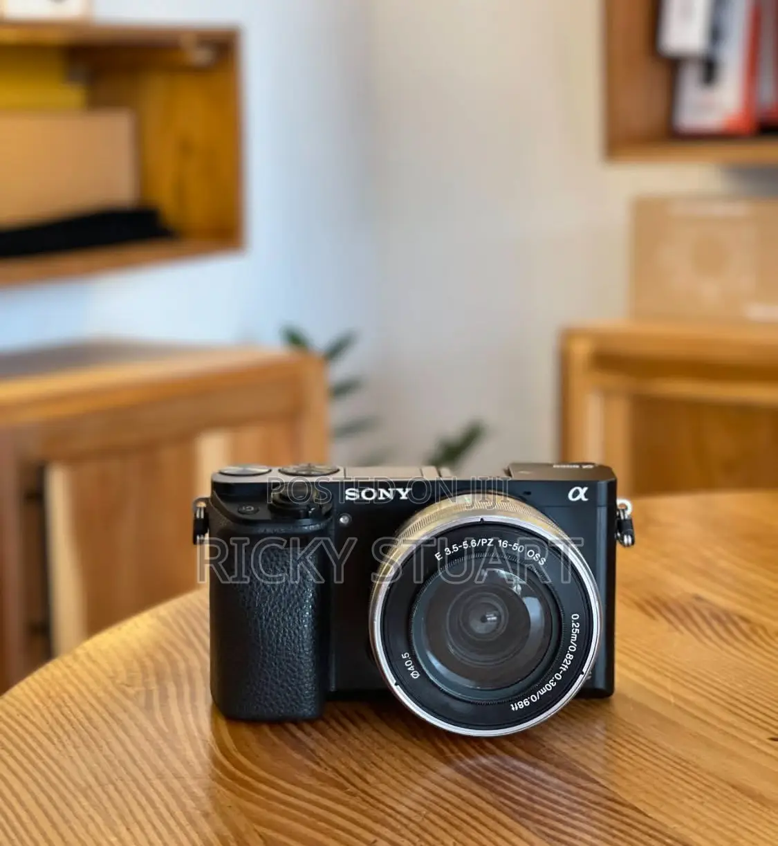 Sony A6000 With 16-50mm Lens