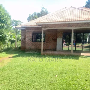 3bdrm House in Mukono Kubirii for sale
