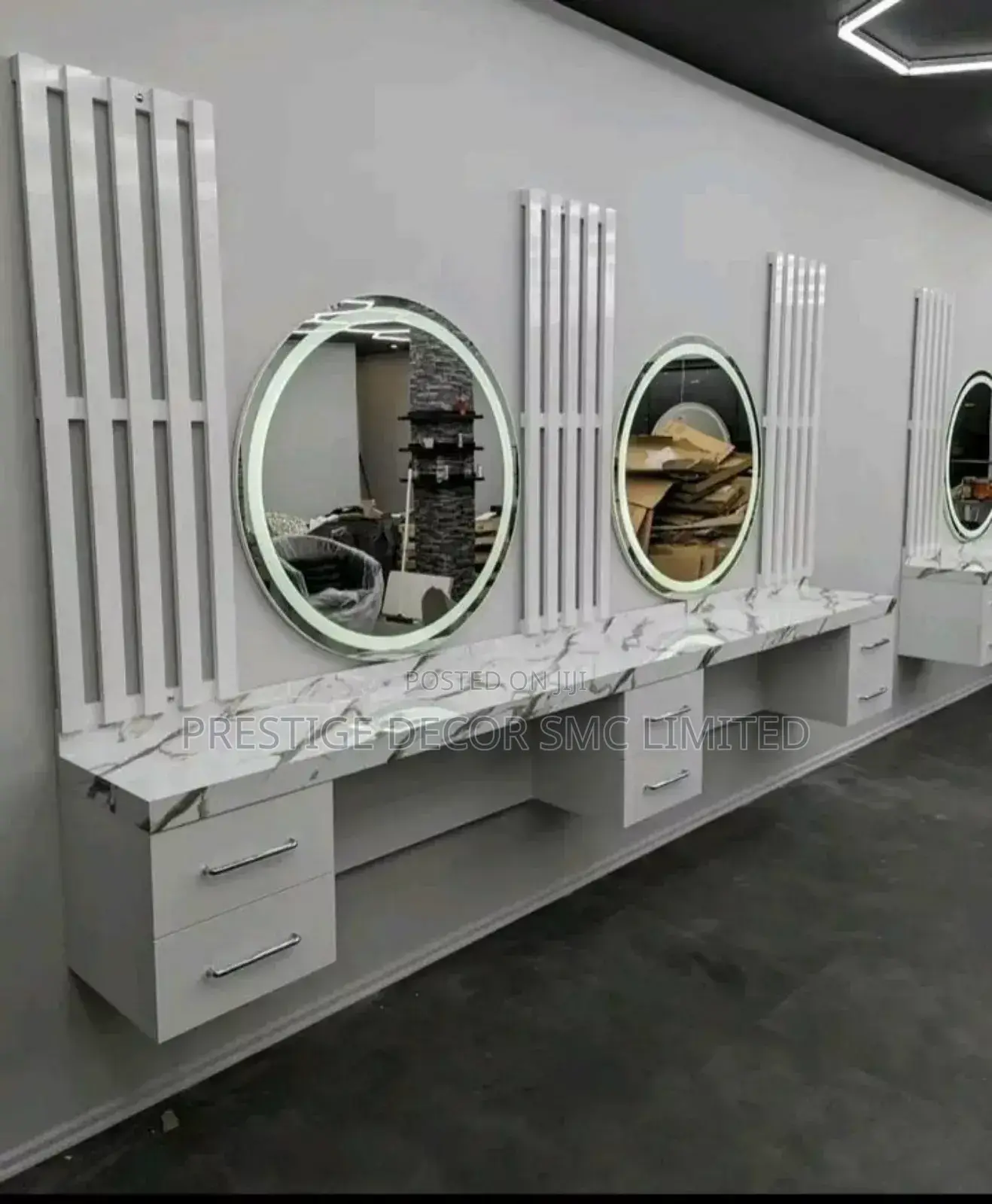 Saloon Iconic Design, Fantastic M M