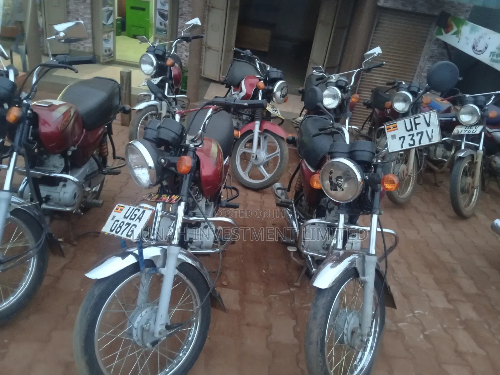 Bajaj Boxer 100 2024 Red
