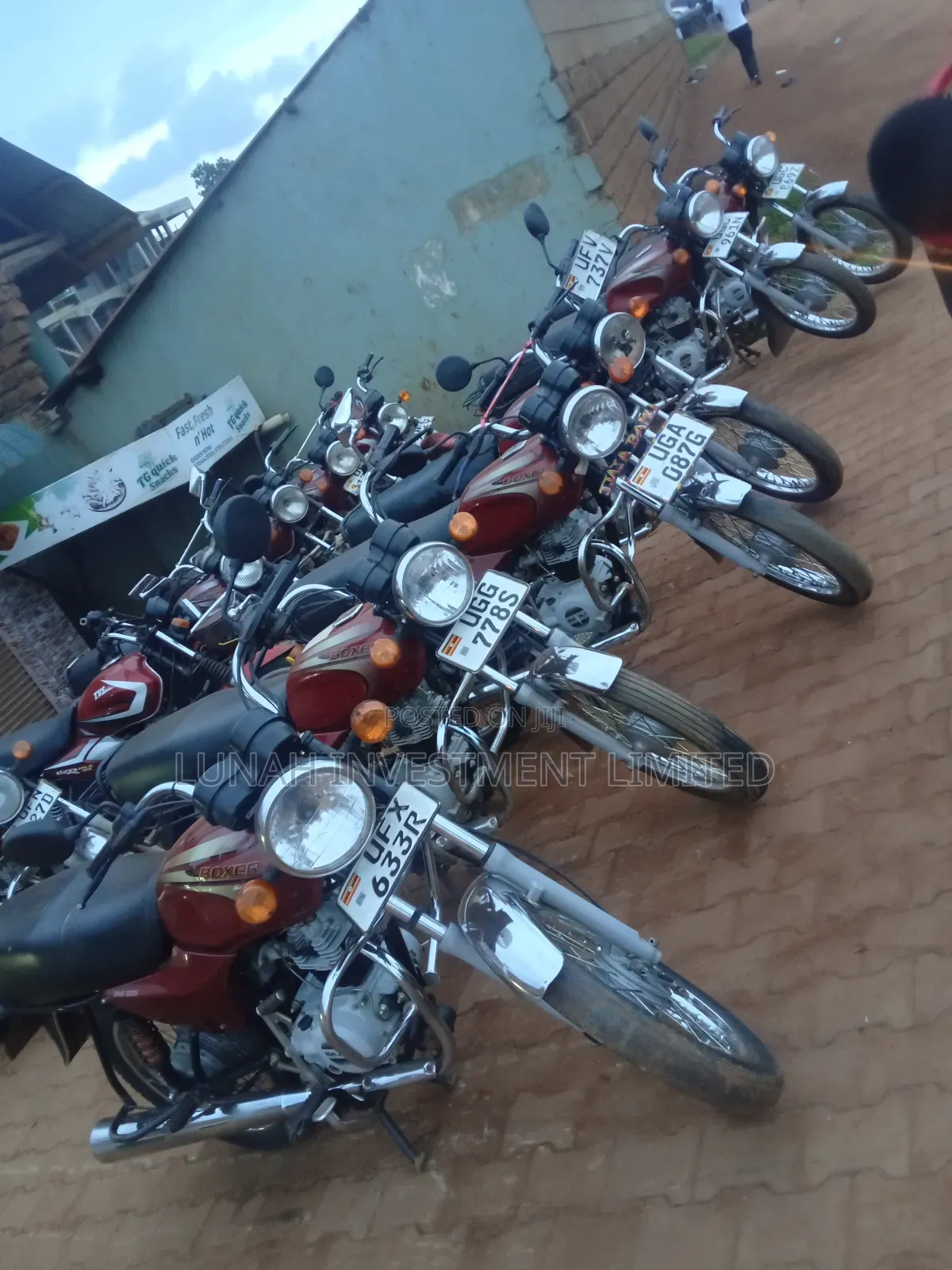Bajaj Boxer 100 2024 Red