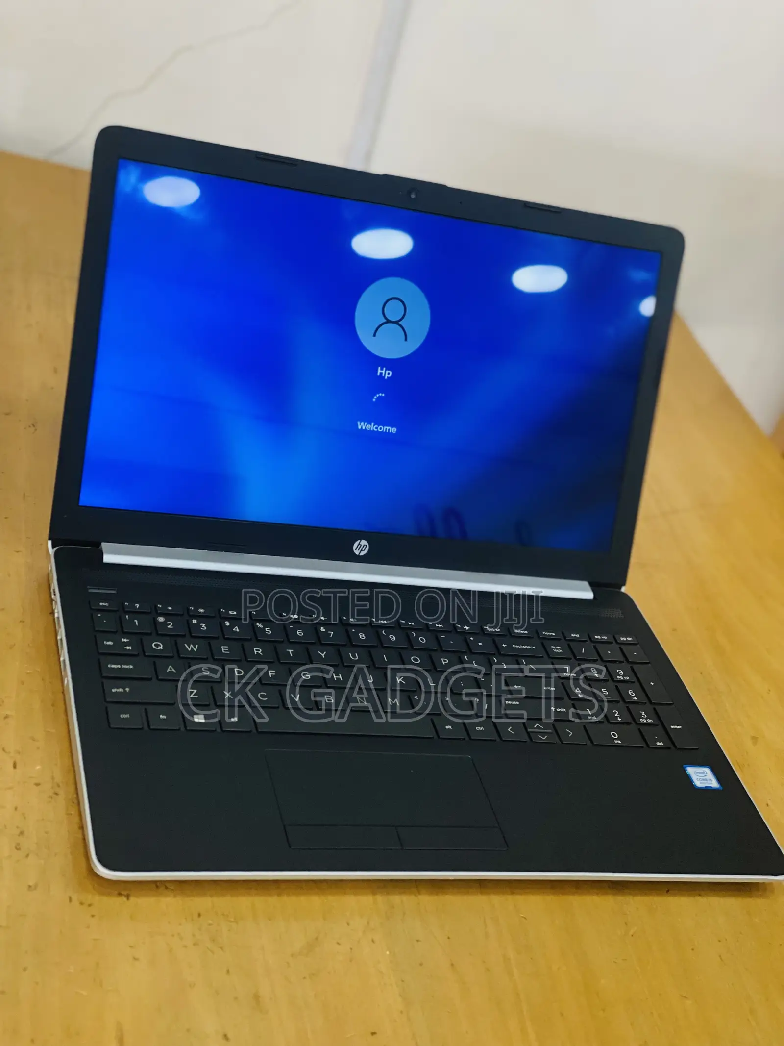 New Laptop HP 15-Dw1197nia 8GB Intel Core I5 HDD+SSD 500GB
