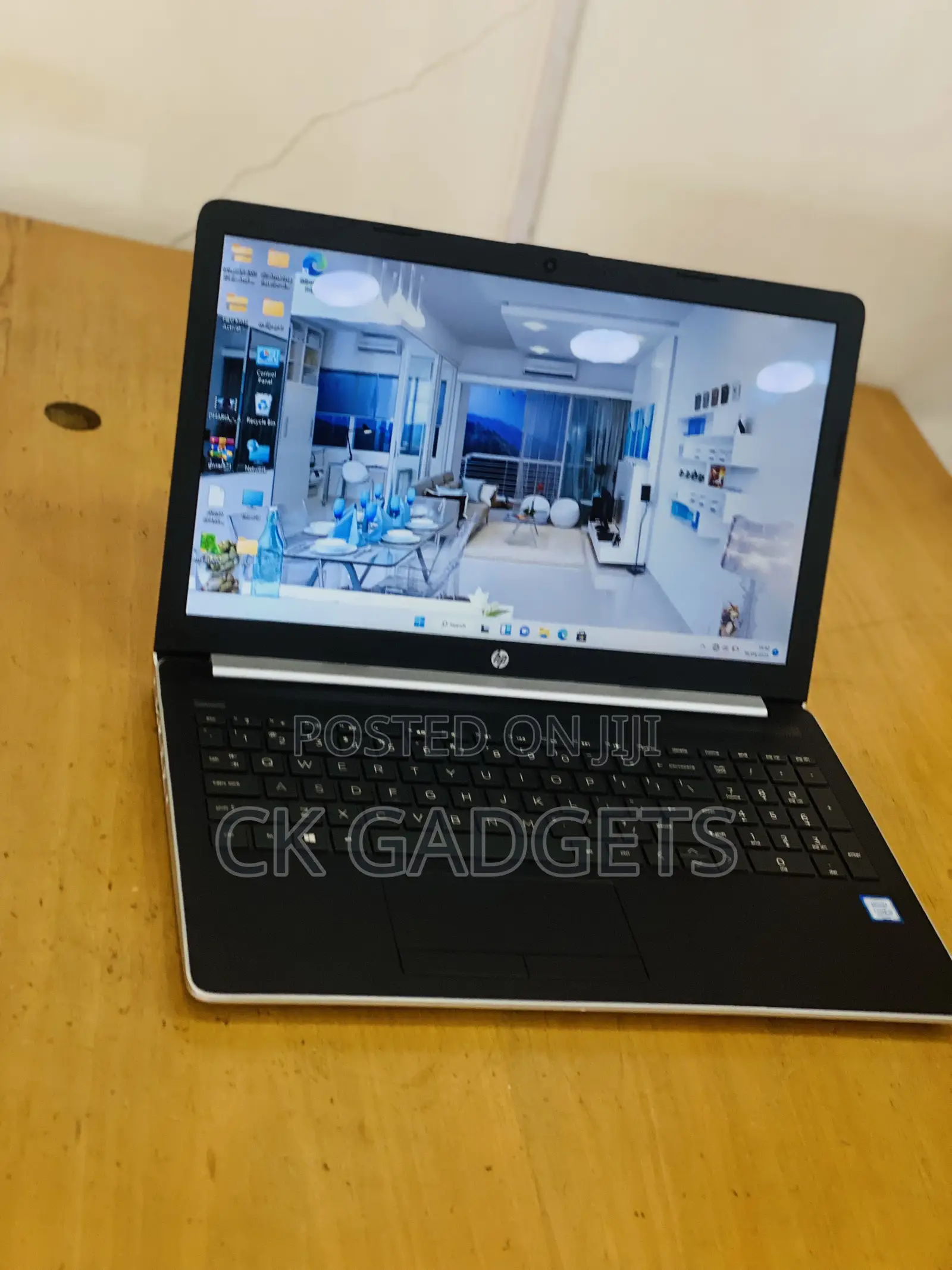 New Laptop HP 15-Dw1197nia 8GB Intel Core I5 HDD+SSD 500GB