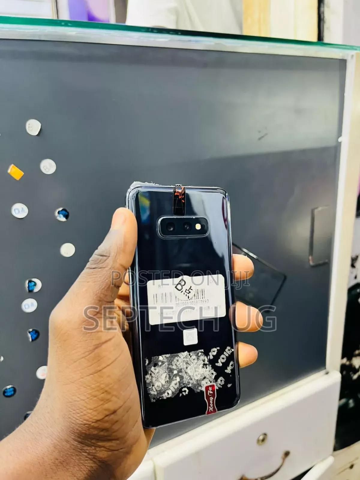 New Samsung Galaxy S10e 128 GB Black