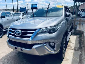 Toyota Fortuner 2016 Silver