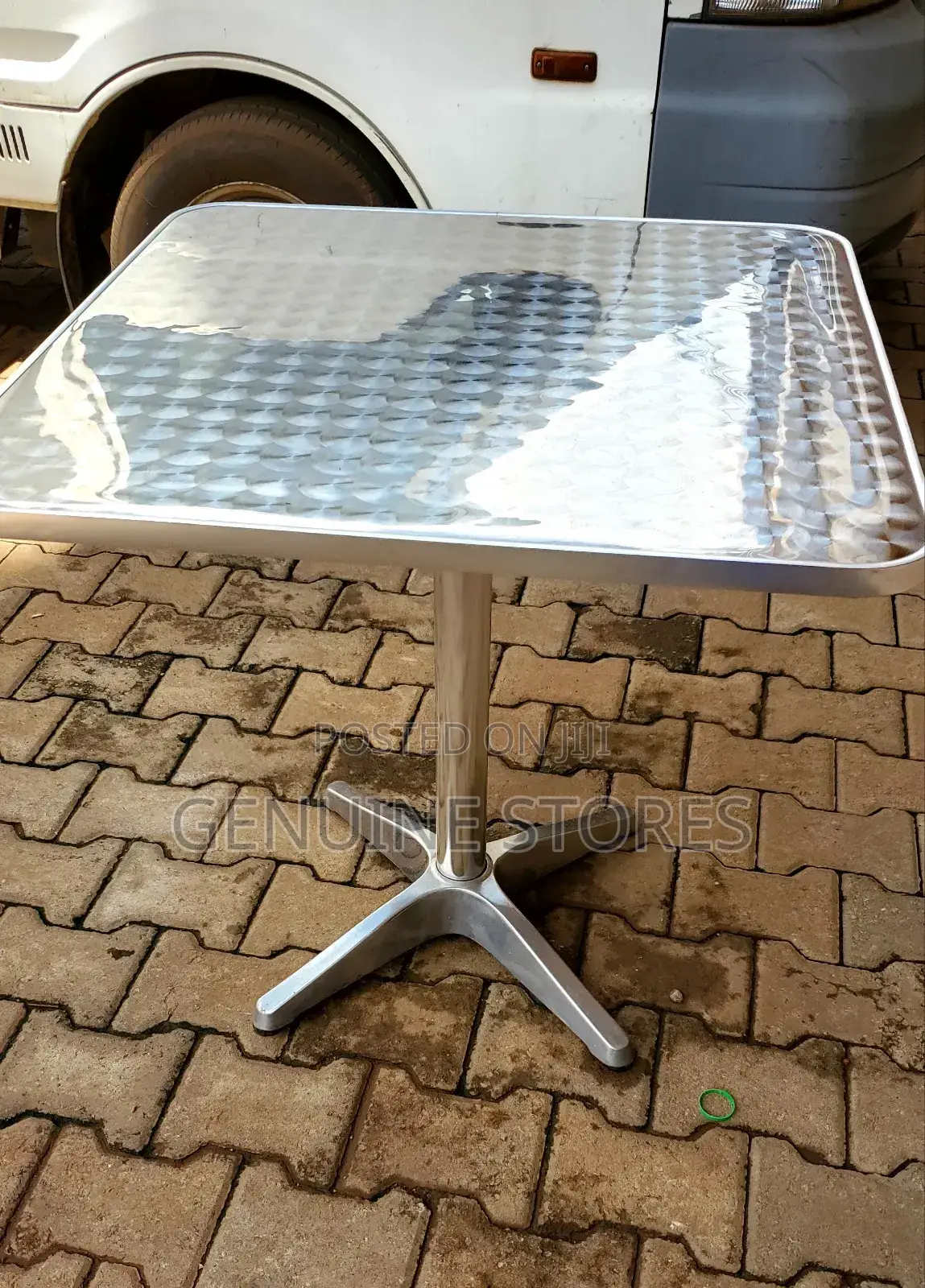 Aluminum Indoor and Outdoor Table (Metallic)