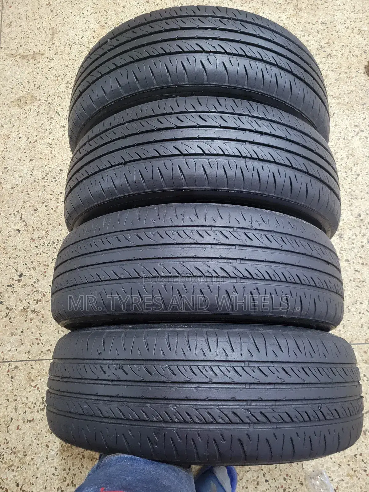 205 70 R15 Farroad Frd16 Used Bt Still Gd Tires N Vry Chip