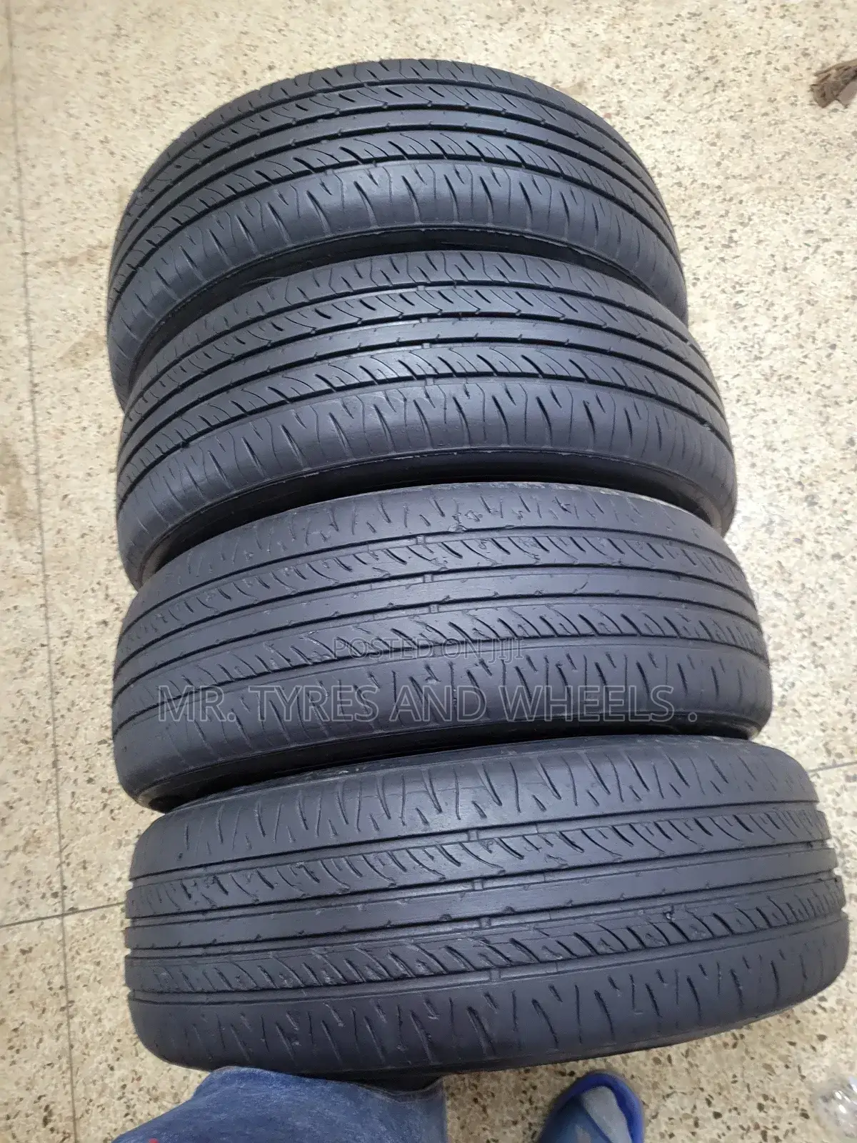 205 70 R15 Farroad Frd16 Used Bt Still Gd Tires N Vry Chip