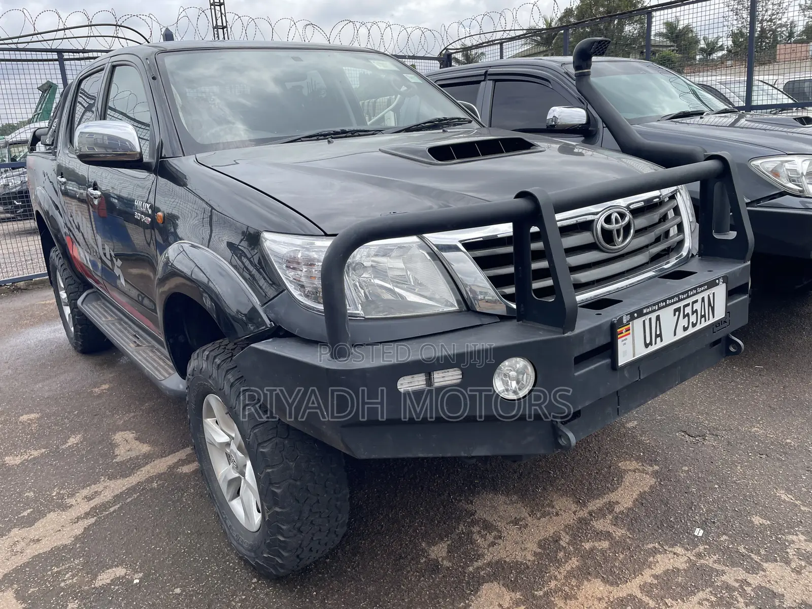 Toyota Hilux 2010 Black