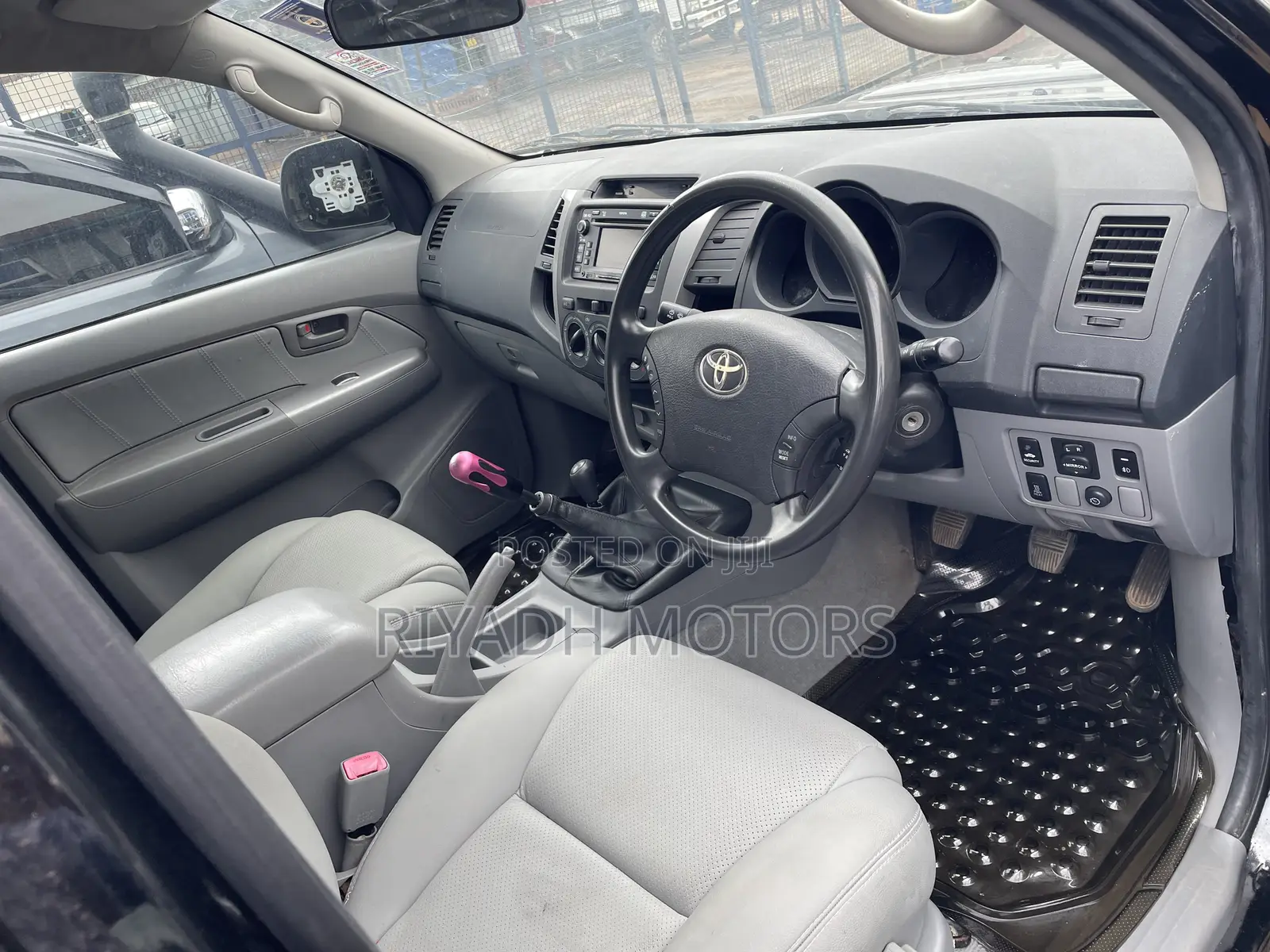 Toyota Hilux 2010 Black