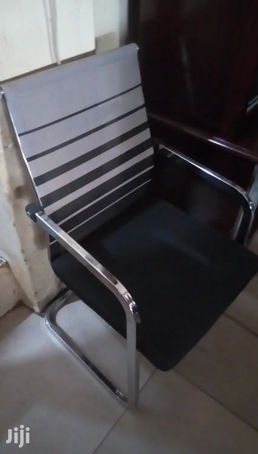 Bordroom Chair