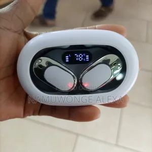 Photo - Earbuds Pro