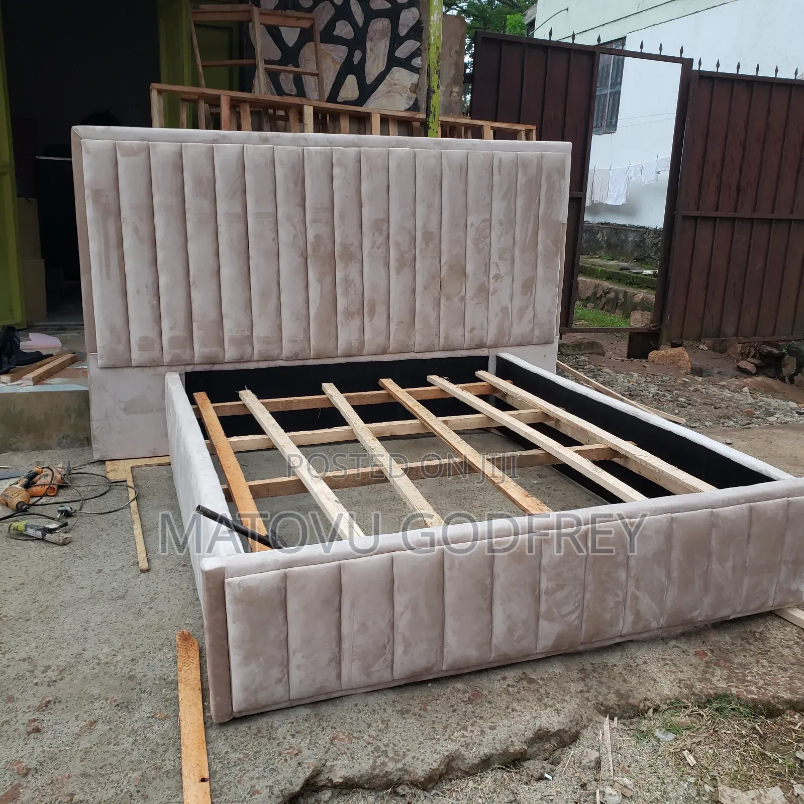 Off Cream 5*6 Bed With Drawers and Automan
