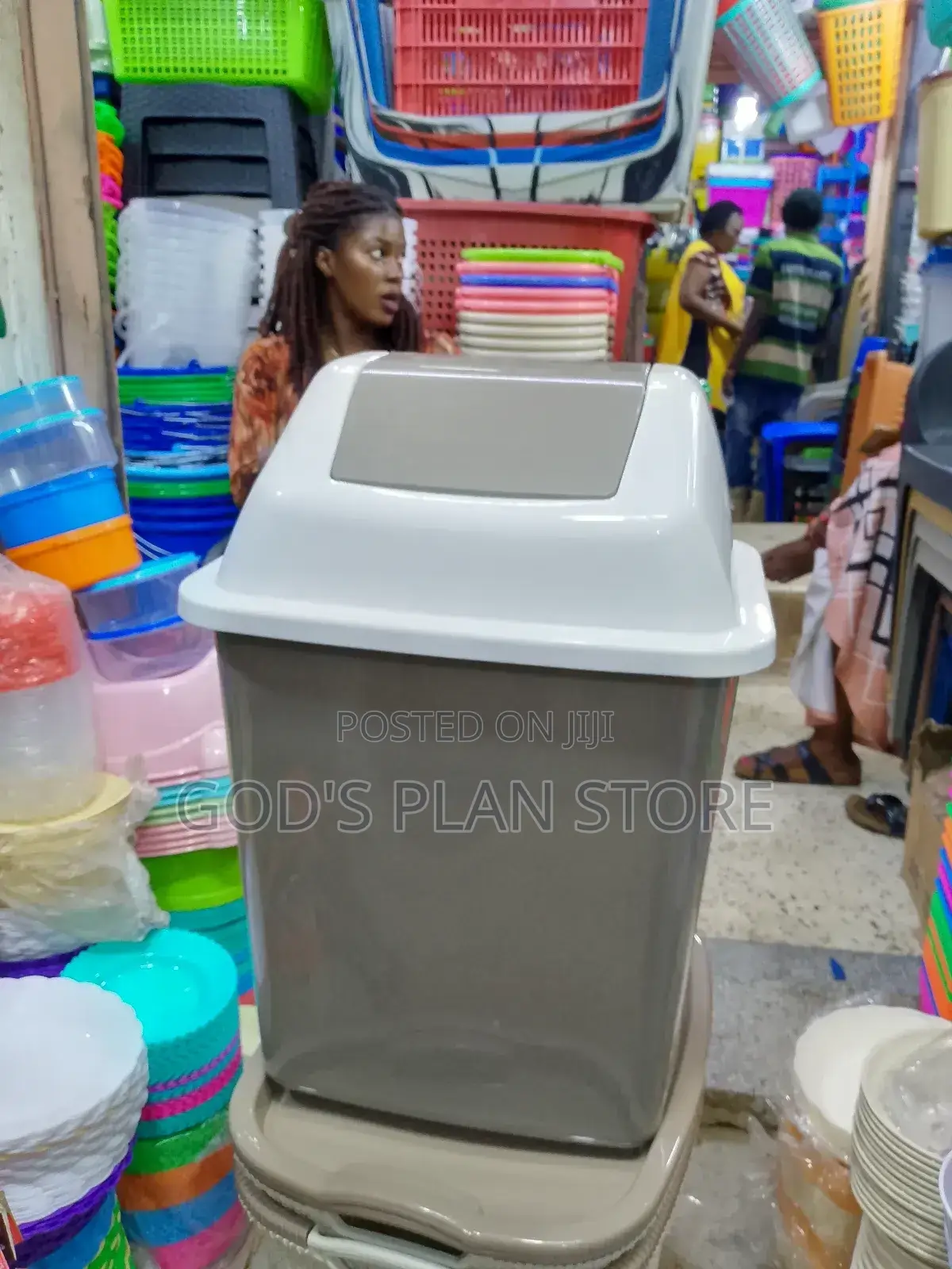 Plastic Swing Bins/Dust Bins 40litres