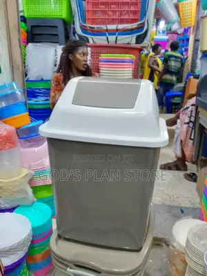 Plastic Swing Bins/Dust Bins 40litres