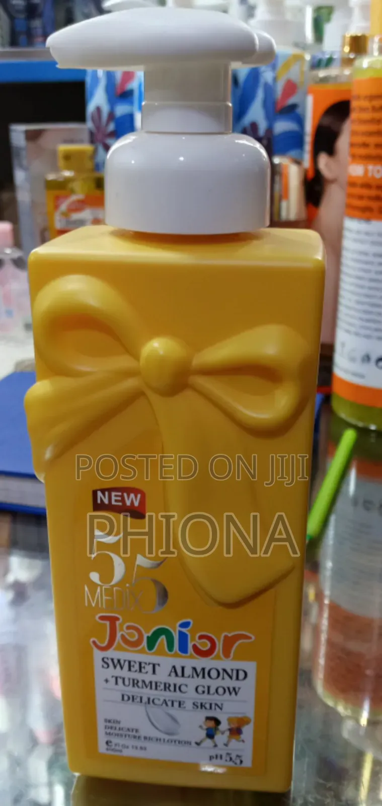 Medix5.5 Junior Sweet Almond Tumeric Glow