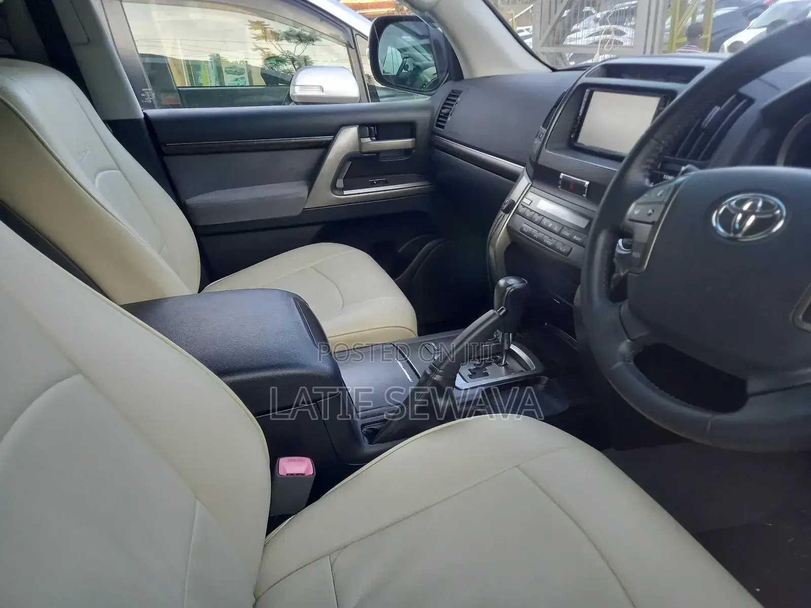 Toyota Land Cruiser 4.0 V6 GX-R 2010 White