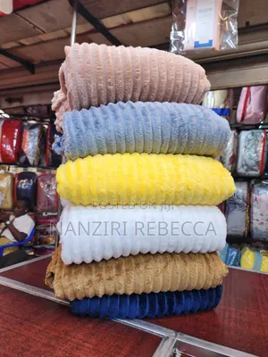 Photo - Soft Blanket Mixed Colours Peach,White, Maroon,Yellow, Gray