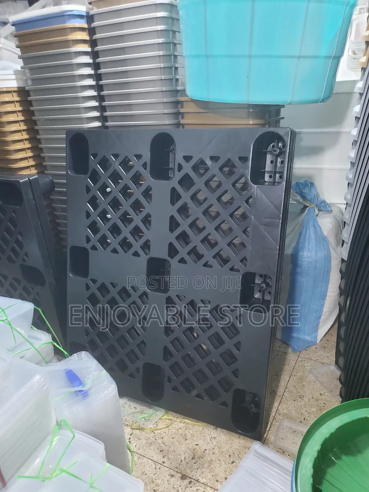 Plastic Pallets Plastic Pallets Heavy-Duty