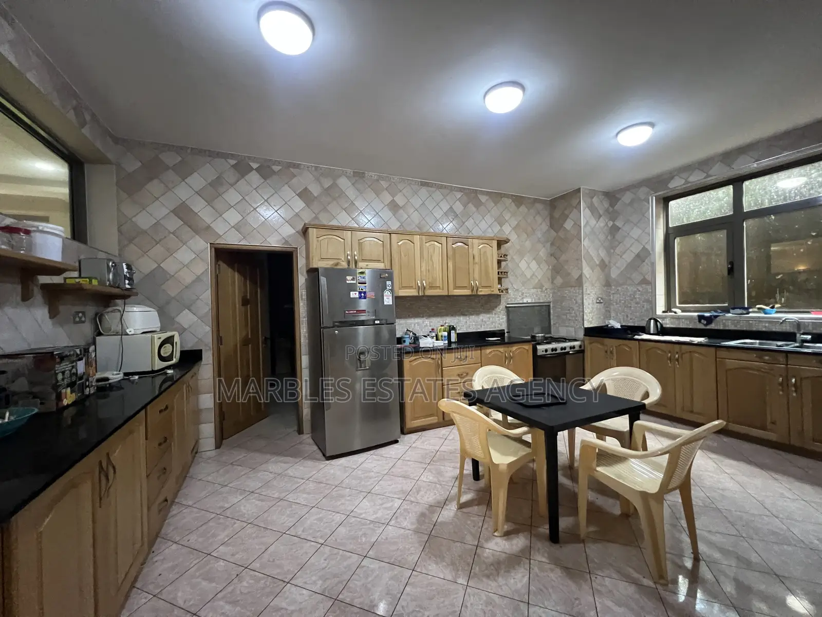 9bdrm House in Mbuya, Central Division for rent