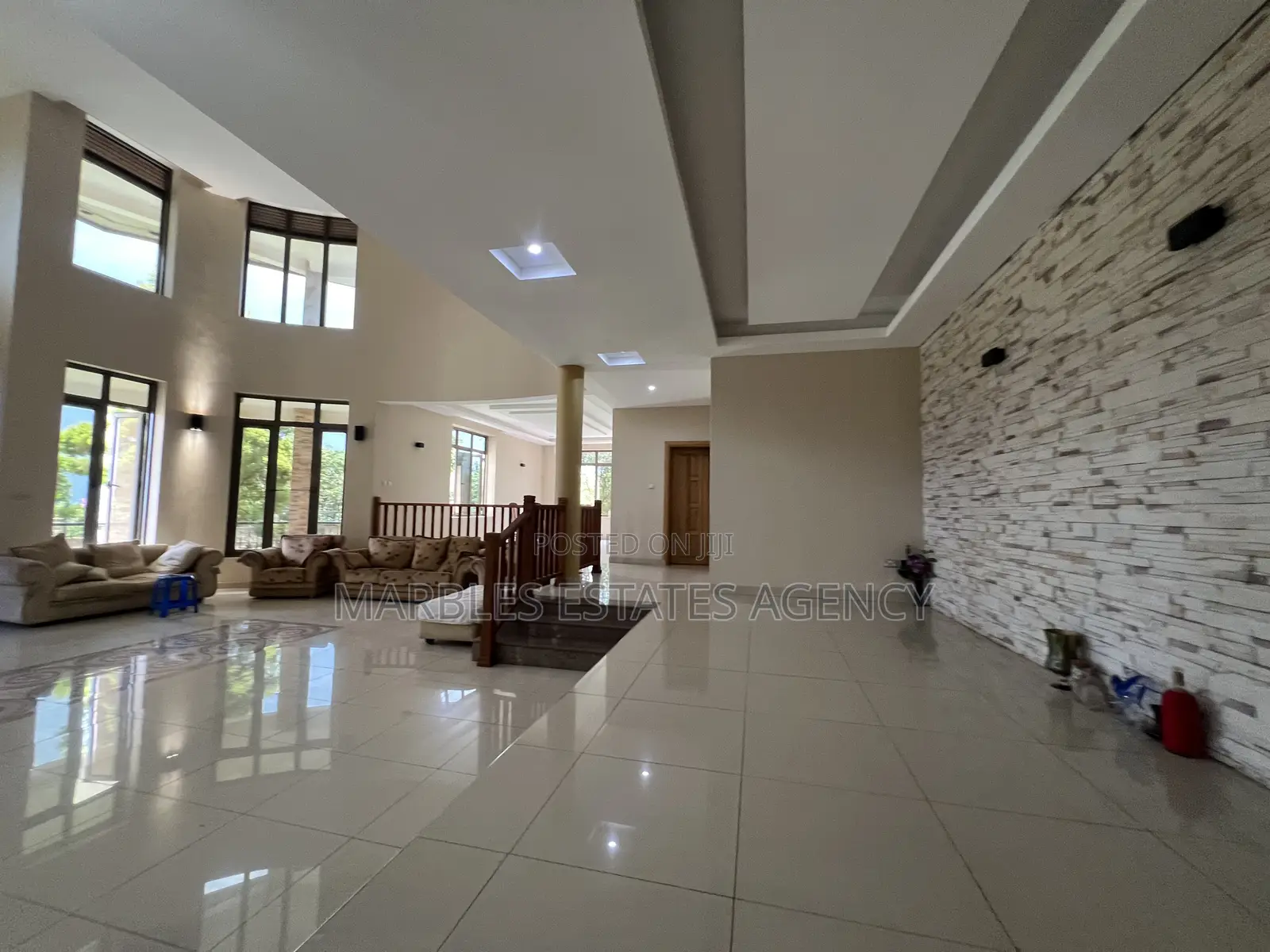 9bdrm House in Mbuya, Central Division for rent