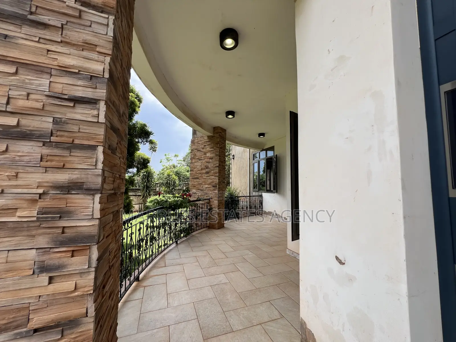 9bdrm House in Mbuya, Central Division for rent