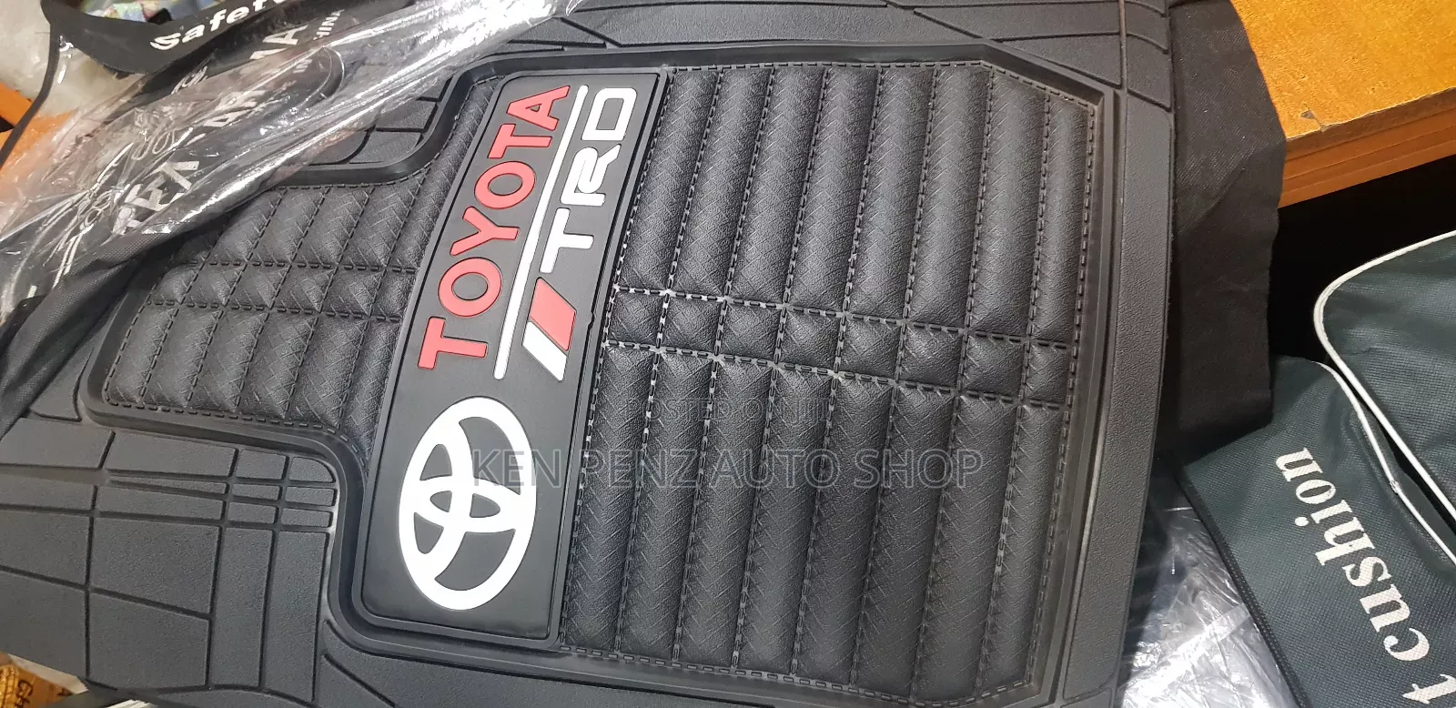 Soft Rubber Toyota Car Carpets/ Floor Mats