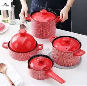 Set of Ceramic Casserole Pots With Lids.