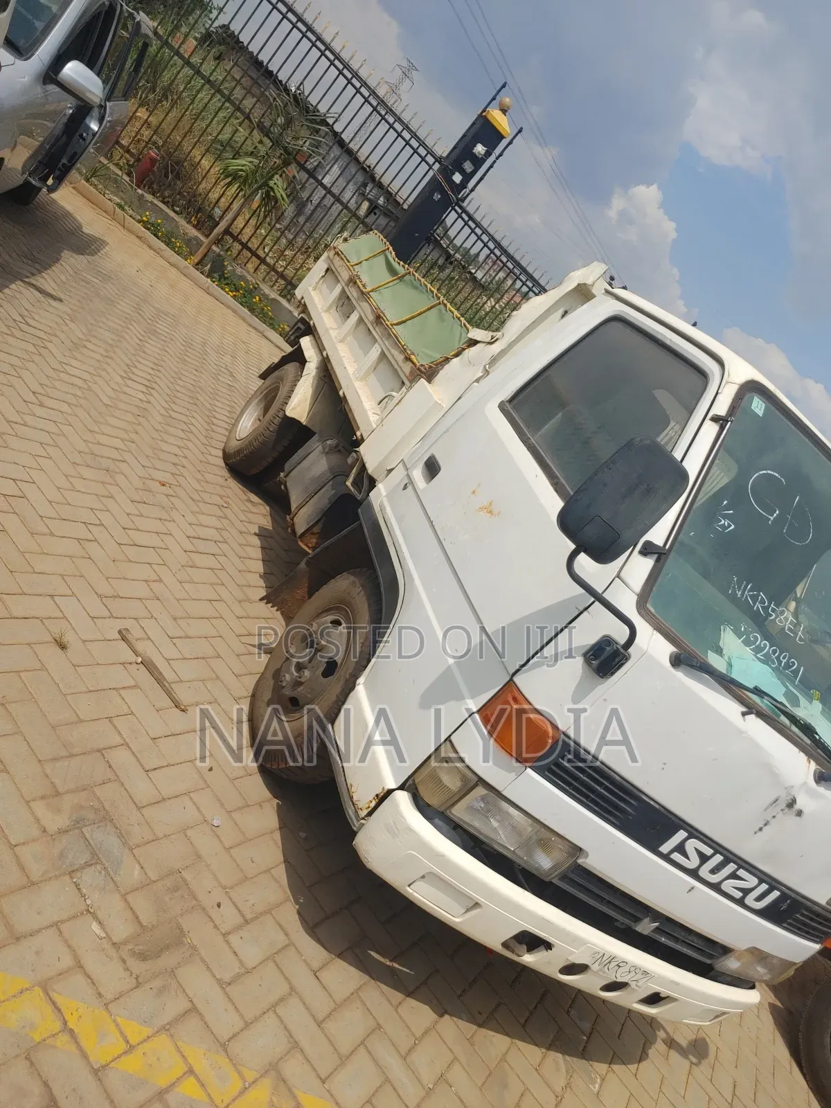 Isuzu Tipper