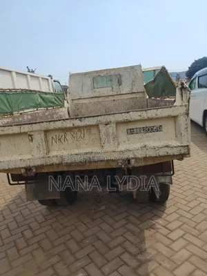 Isuzu Tipper