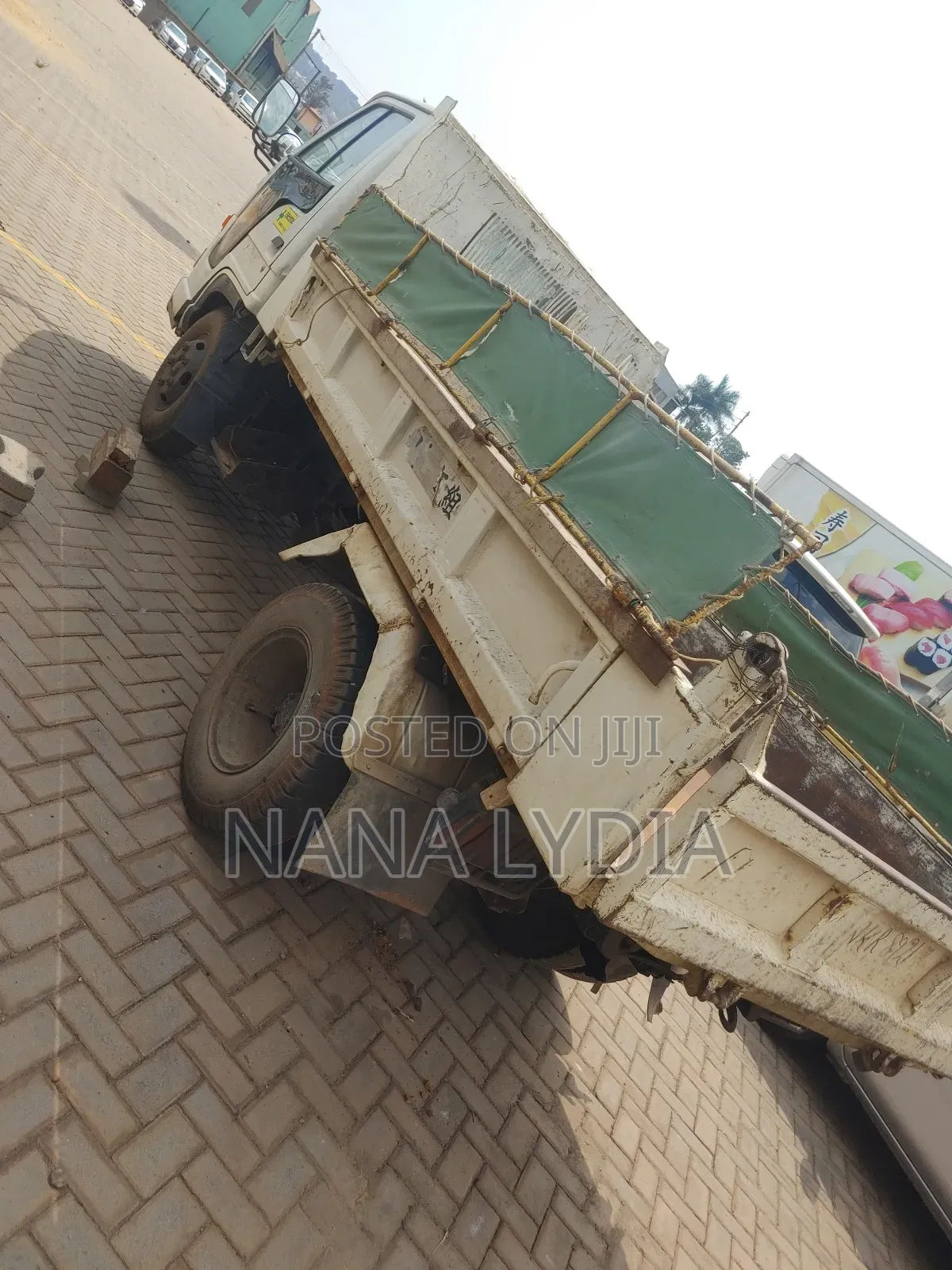 Isuzu Tipper