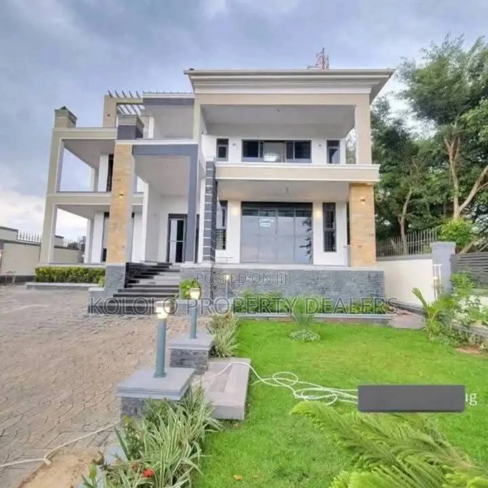 5bdrm Mansion in Kyanja, Central Division for sale