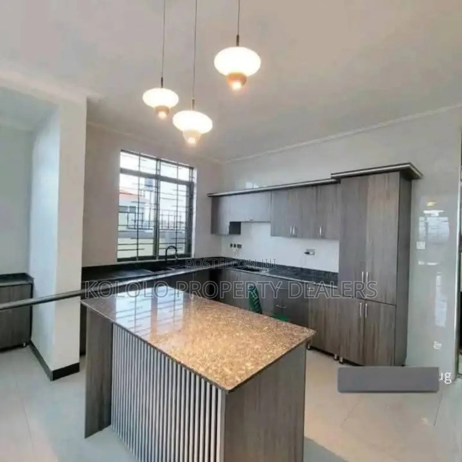 5bdrm Mansion in Kyanja, Central Division for sale