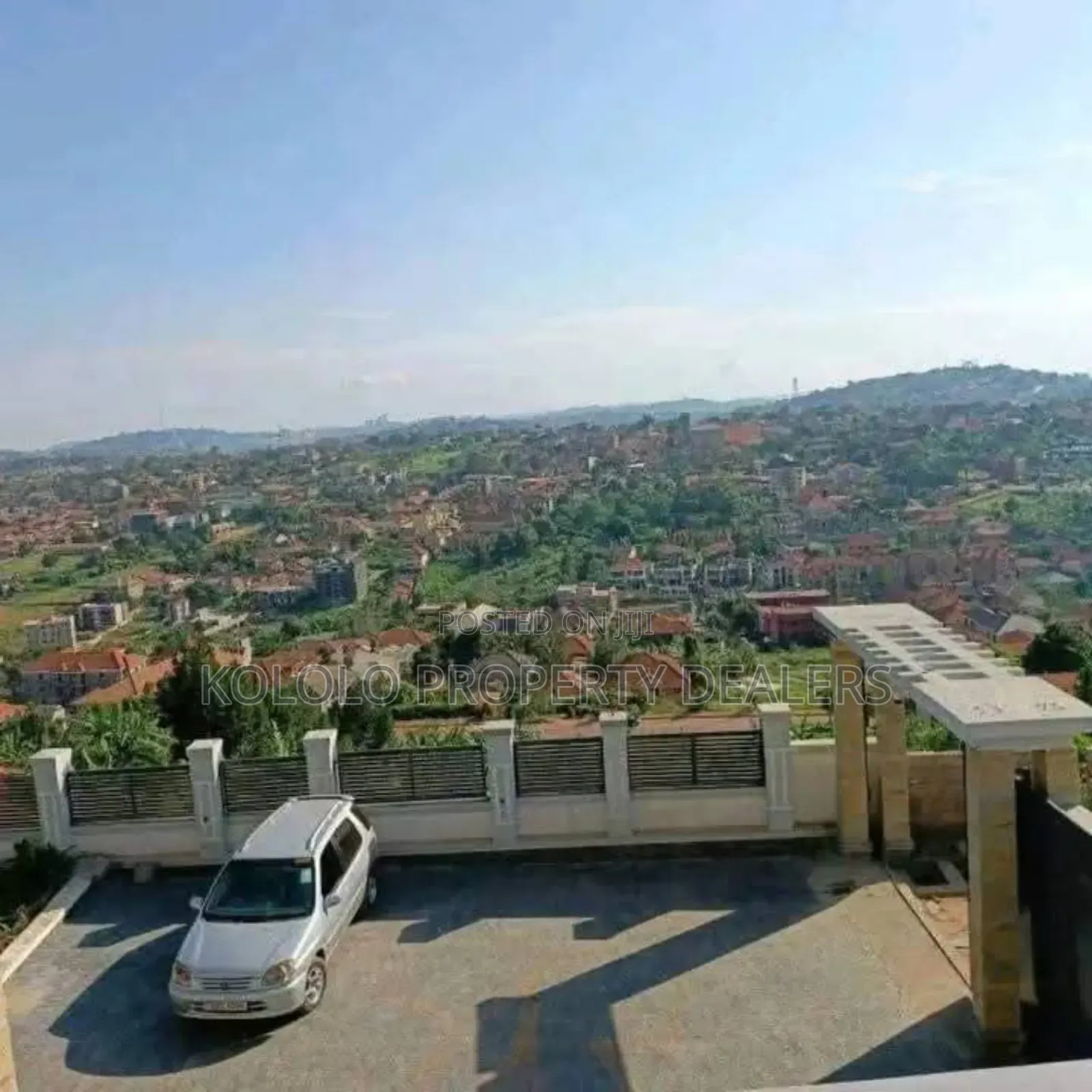 5bdrm Mansion in Kyanja, Central Division for sale